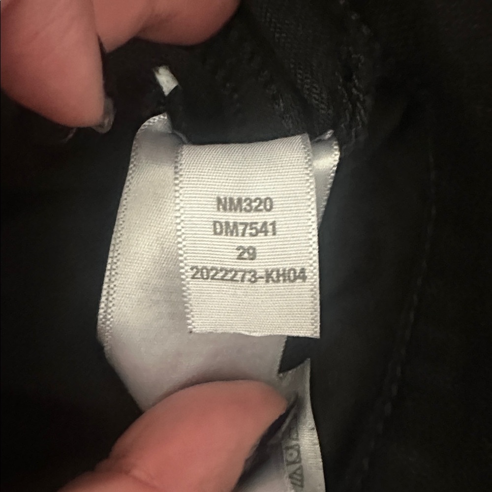 Madewell Kick Out Crop Jeans in Black Rinse wash - Picture 4 of 5